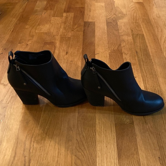 Torrid Black and White Apparel - Picture 4 of 5